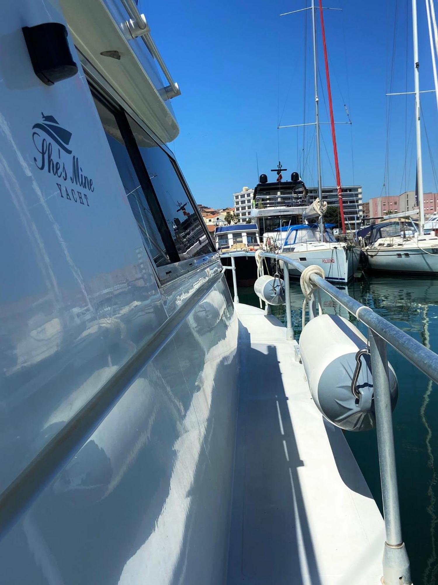 She'S Mine Yacht Hotell CTA Exteriör bild
